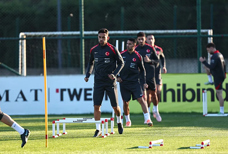 Milli takımda 3 futbolcu idmana çıkmadı