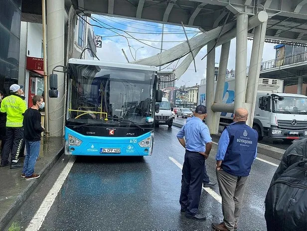 Avcılar'da korku dolu anlar: Üst geçidin altındaki elektrik kabloları halk otobüsünün üstüne devrildi-4
