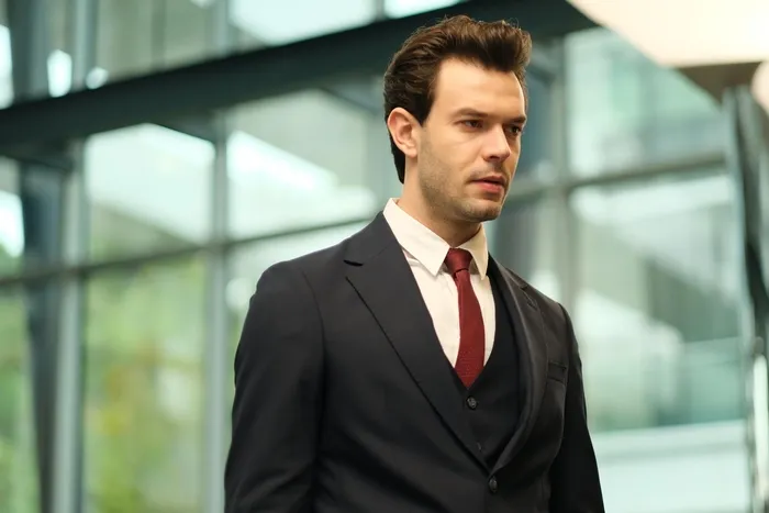 altin-kafes-2-bolume-dair-detaylar-ortaya-cikti-yalanlarin-yol-actigi-yeni-oyunlar-1702040577752.jpg Altın Kafes 2. bölüme dair detaylar ortaya çıktı: Yalanların yol açtığı yeni oyunlar-5