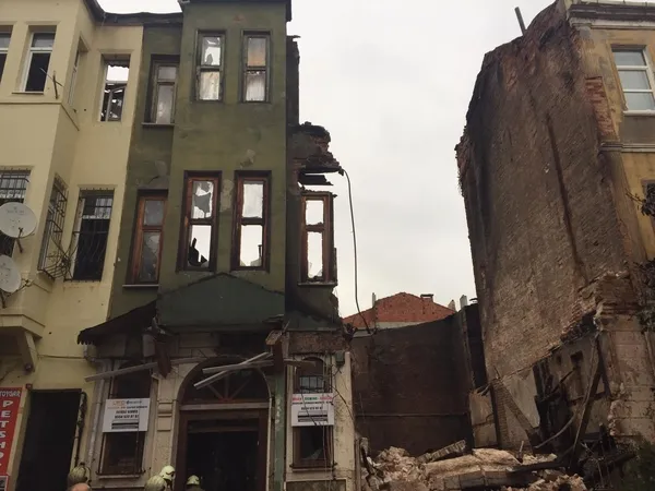 son-dakika-81-il-valiligine-genelge-gonderildi-metruk-binalar-yerlesim-yeri-gosterilemeyecek-1638092672329.jpg SON DAKİKA: 81 il valiliğine genelge gönderildi! Metruk binalar yerleşim yeri gösterilemeyecek-6