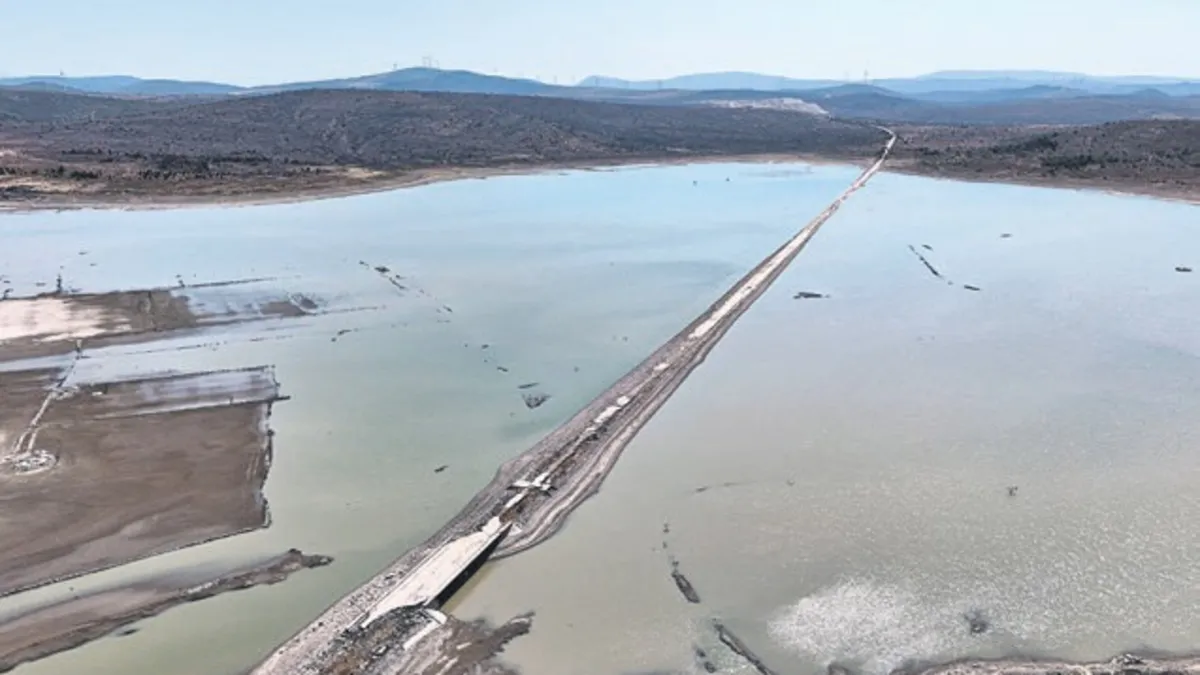 Çeşme'de su seviyesi düşüyor!