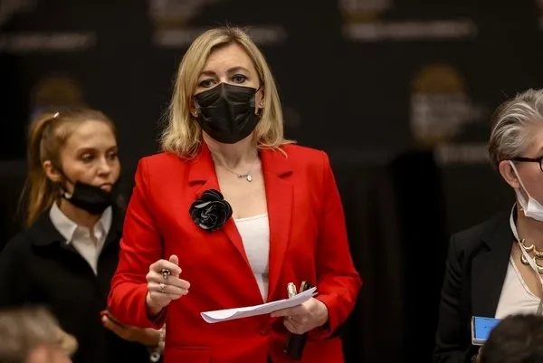 Antalya'daki Rusya - Ukrayna zirvesinde gergin anlar! Rus Sözcüsü Zaharova CNN muhabiriyle tartıştı!-2