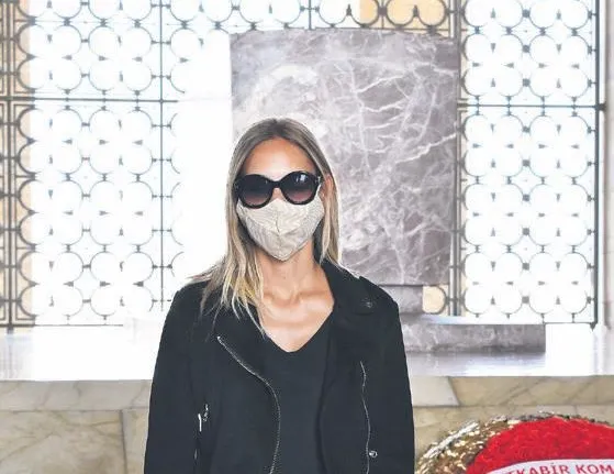 Anıtkabir’i ziyaret etti