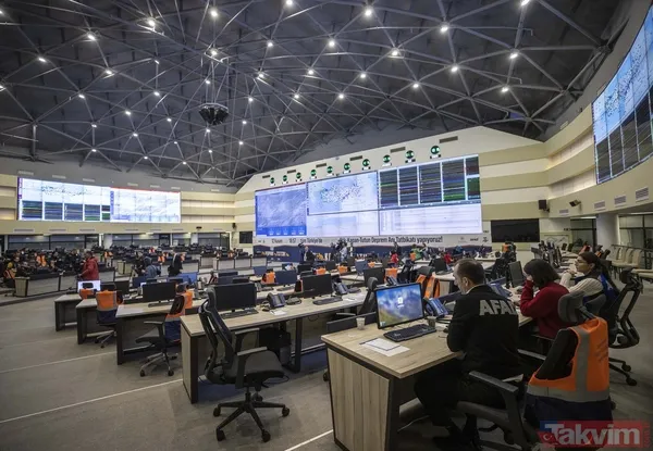 Düzce'de devlet vatandaşları yalnız bırakmadı! Akıllara 1999 yılındaki yıkım geldi - 5