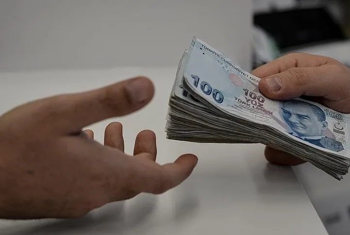 Emeklilere temmuz zammı 16 bin 881 lira taban aylık üzerinden ödenecek