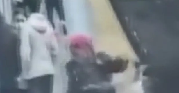 Kanada’da şoke eden olay! Metro bekleyen kadını raylara itti