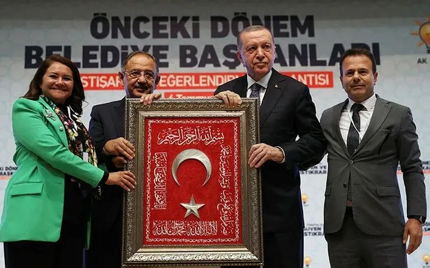 ak-partide-vefa-toplantilari-baskan-erdogandan-onemli-aciklamalar-1657134957491.jpeg AK Parti'de 'vefa' toplantıları! Başkan Erdoğan'dan önemli açıklamalar-8