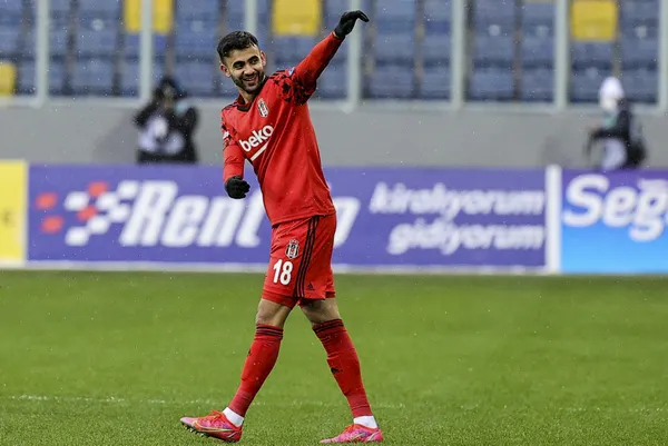 son-dakika-rachid-ghezzal-besiktasta-kendini-buldu-zirveye-oturdu-1615802868143.jpg SON DAKİKA: Rachid Ghezzal Beşiktaş'ta kendini buldu! Zirveye oturdu-9