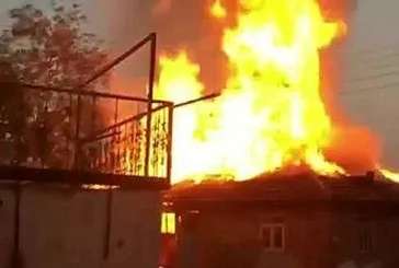 Prizde unutulan şarj aleti evi yaktı