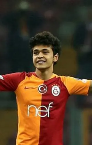 Gözler Mustafa Kapı’da