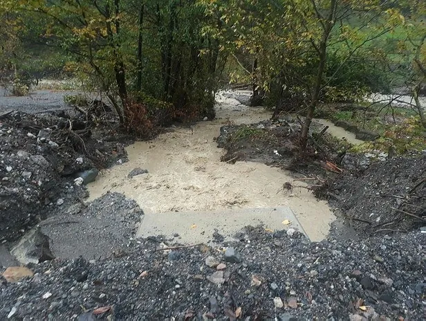Son dakika: Kastamonu'yu aşırı yağışlar nedeniyle yeniden sel vurdu! Bazı geçici menfezler ile köprüler zarar gördü-7