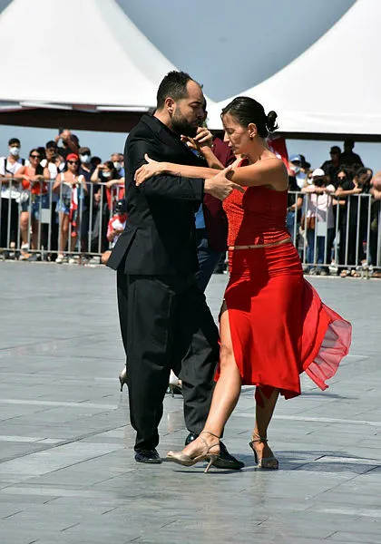 chpli-tunc-soyer-izmirin-dusman-isgalinden-kurtulusunun-99-yil-donumunu-vals-ve-tango-ile-kutladi-1631193225536.jpg CHP'li Tunç Soyer, İzmir’in düşman işgalinden kurtuluşunun 99. yıl dönümünü vals ve tango ile kutladı-8