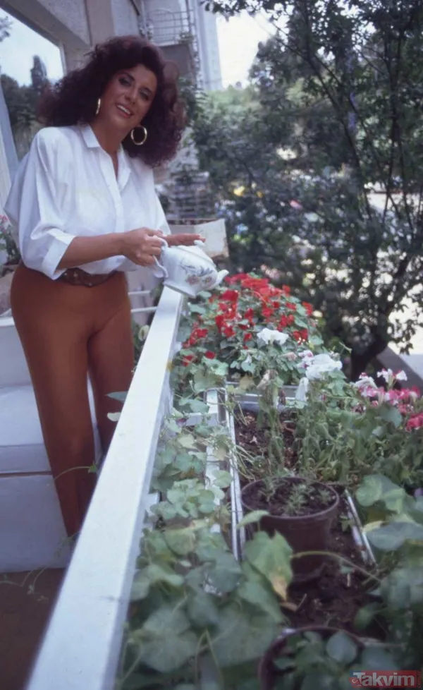 Erkek Güzeli Sefil Bilo'nun Cano’su Sevda Aktolga bakın şimdi ne halde! İşte 67’lik Yeşilçam yıldızının son hali... - 26