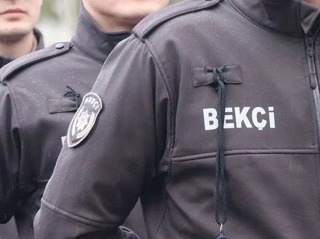 bekci-maas-zammi-2024-ocak-2024-carsi-ve-mahalle-bekcisi-zamli-maaslari-ne-kadar-kac-tl-oldu-ilkokul-lise-univ-1704227883121.jpg Ocak 2024 çarşı ve mahalle bekçisi zamlı maaşları ne kadar, kaç TL oldu? Bekçi maaş zammı 2024! İlkokul, lise, üniversite mezunu zam oranı...-3