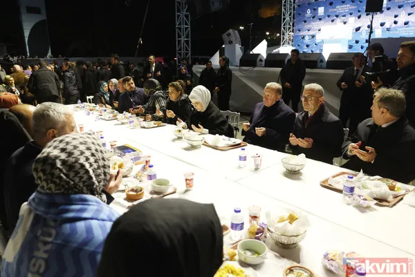 Başkan Erdoğan, Üsküdar'da gençlerle çay içip sohbet etti - 17