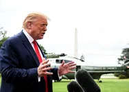 Donald Trump, hapse mahkum olan eski danışmanı Roger Stoneu affetmeyi düşünüyor