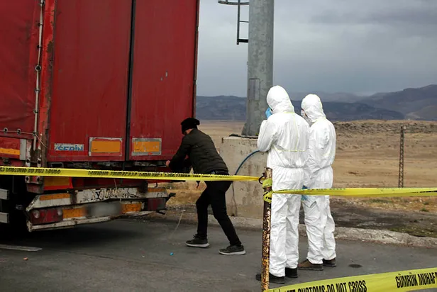 Bakanlık duyurdu: Gürbulak Sınır Kapısı'nda 18.4 ton siyanür ele geçirildi!-1