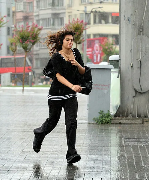 HAVA DURUMU | Meteoroloji yeni hava durumu haritasını yayınladı! Öğle saatlerine dikkat! İstanbul dahil birçok ilde yağış! | 5 Ağustos 2024 hava durumu-4