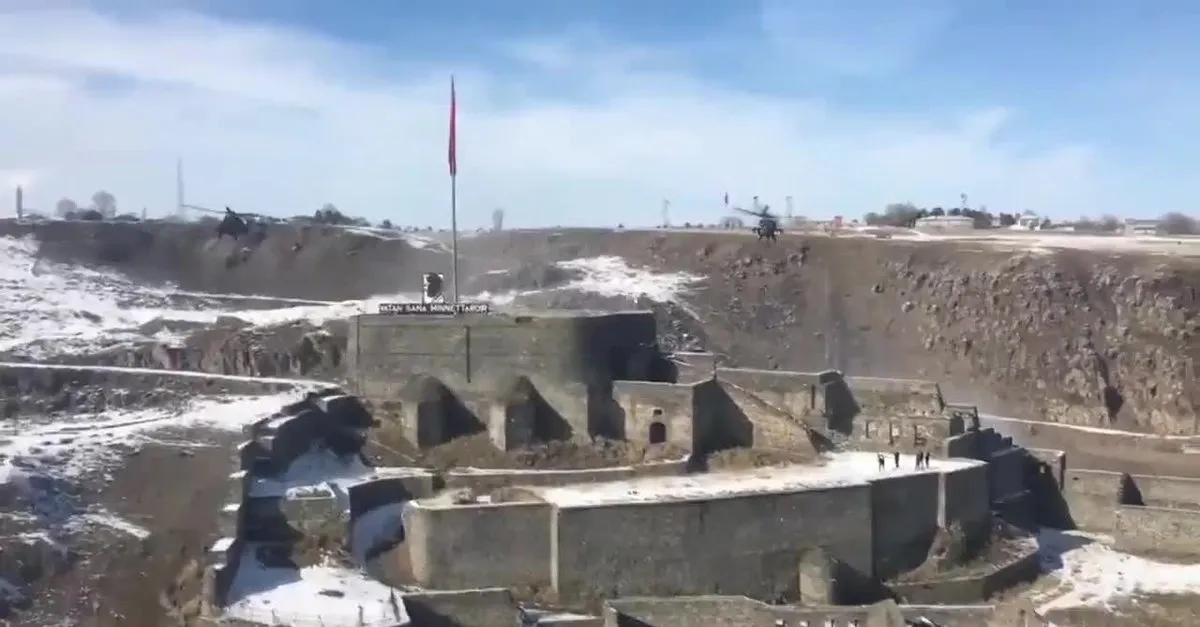 atak helikopteri kars kalesi nde