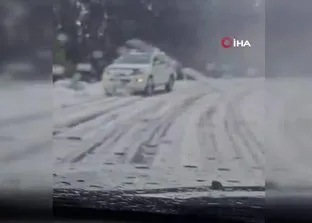 Antalya’da şiddetli dolu yağışı yayla yolunu beyaza bürüdü