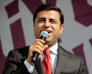 6 ay siyasetçi, 6 ay terörist