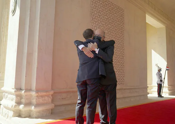 fransa-cumhurbaskani-emmanuelmacron-iraka-geldi-1630135423122.jpg