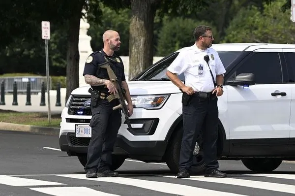 abd-kongresinde-sahte-saldiri-alarmi-bina-tahliye-edildi-1691028110353.jpeg ABD Kongresi'nde sahte saldırı alarmı: Bina tahliye edildi-7