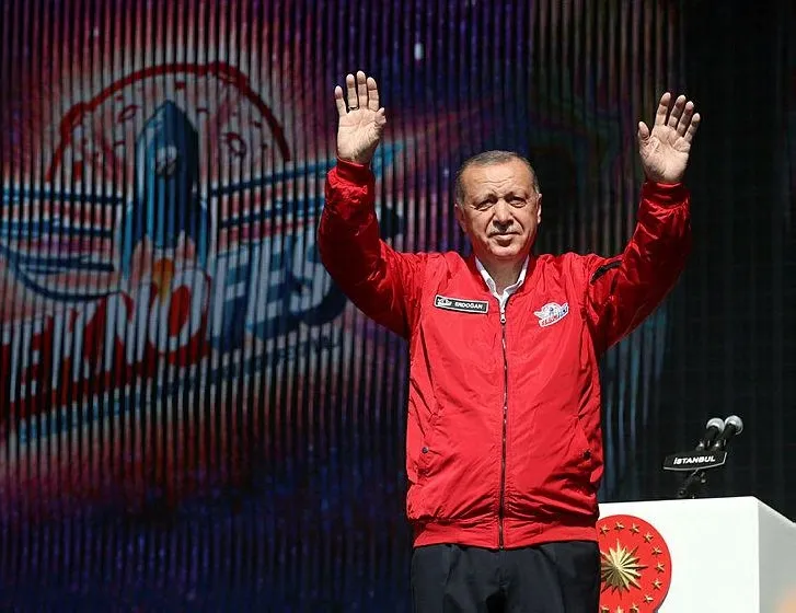 Kendi göbeğimizi kendimiz keseriz