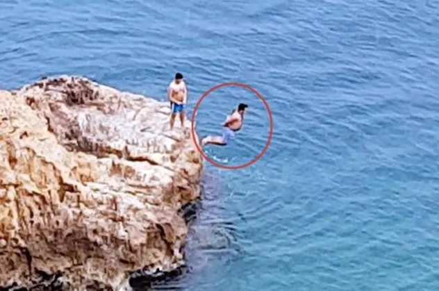 Antalya'da denizde kelepçeli ölüm oyunu