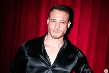 Kerem Bürsin’den aşk sürprizi! Selin Yağcıoğlu ile ilk kare geldi