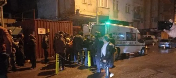 Babasını kalbinden bıçaklayarak öldürdü