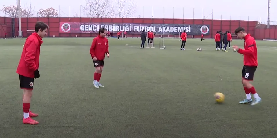 TRANSFER HABERLERİ | Fenerbahçe'nin gözdesine Galatasaray kancası! - 11