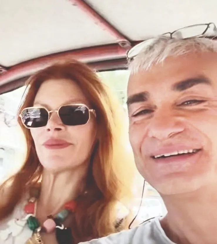 muge-boz-esi-caner-erdenize-kalkan-oldu-100-milyonluk-gunluk-davasinda-jet-yalanlama-arkadaslik-disinda-iliski-1776409951378.jpg Müge Boz eşi Caner Erdeniz'e kalkan oldu! '100 milyonluk günlük' davasında jet yalanlama: "Arkadaşlık dışında ilişkimiz yok"-2