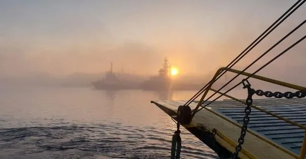Sis nedeniyle Çanakkale Boğazı transit gemi geçişlerine kapatıldı! Gelibolu-Lapseki feribot seferleri de aksadı