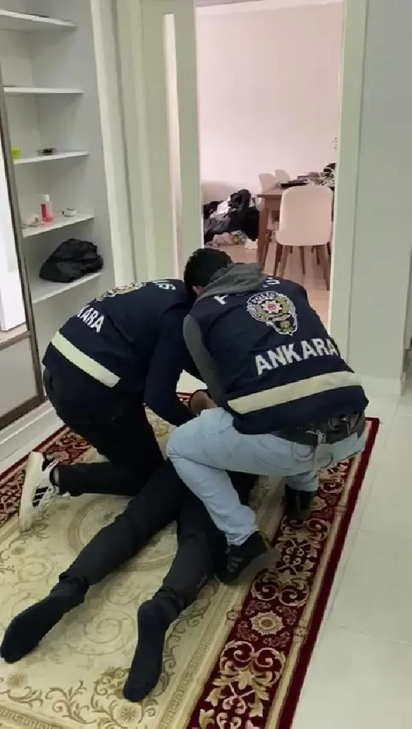 ankarada-fuhus-cetesine-operasyon-15-kadin-kurtarildi-1689171893150.jpeg Ankara'da 'fuhuş' çetesine operasyon: 15 kadın kurtarıldı-2
