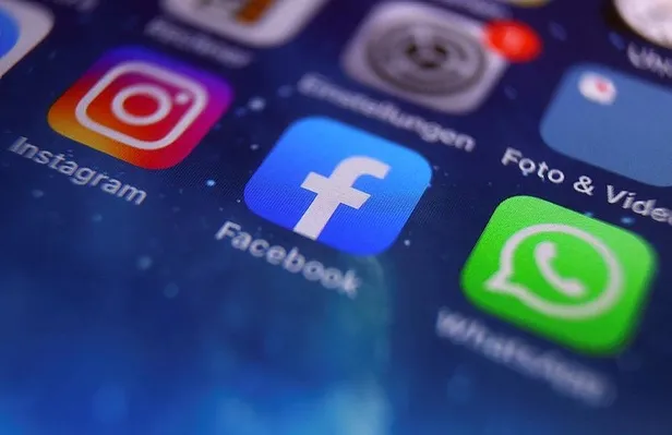 facebook-instagram-ve-whatsappin-cokusu-abd-basininda-mark-zuckerberg-hedef-oldu-1633454586344.jpeg