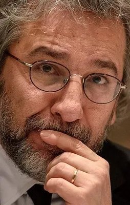 Cumhuriyet’i yaktı kendisi kaçtı
