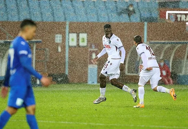 trabzonspor-1-0-bb-erzurumspor-mac-sonucu-1606071697176.jpeg Trabzonspor 1-0 BB Erzurumspor | MAÇ SONUCU-3