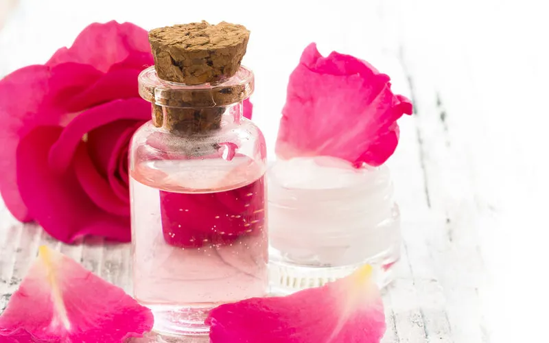 ibn-i-sina-kendi-cildine-de-uyguladi-yuzu-aydinlatiyor-lekeleri-temizliyor-yaslanmayi-durduruyor-1708356378134.jpg Yüzü aydınlatıyor, lekeleri temizliyor, yaşlanmayı durduruyor! İbn-i Sina'nın cilt bakımı reçetesi!-2