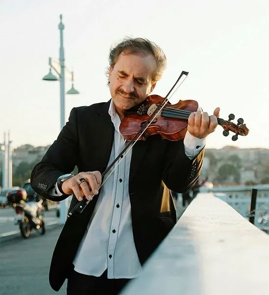 Acı haberiyle sanat camiasını yasa boğan İlyas Tetik’in son görüntüleri ortaya çıktı! Muazzez Ersoy’un o sözleri yürek yaktı…-6