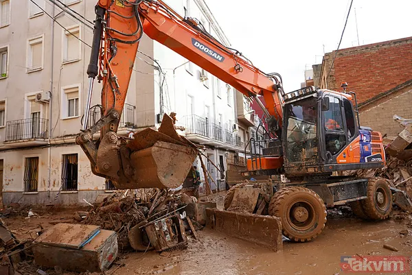 İspanya'da sel felaketinin yaraları sarılmaya çalışılıyor: En az 217 kişi öldü | Katalonya bölgesi de sular altında kaldı - 30