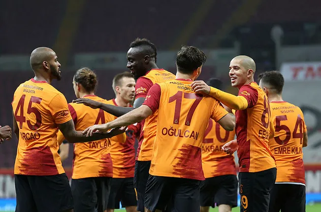 Galatasaraylı Şener Özbayraklı'ya Süper Lig'den sürpriz talip