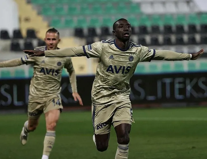 Kanarya uçuşa geçti