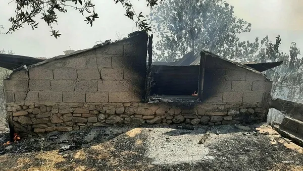 osmaniyede-korkutan-orman-yangini-evler-tahliye-edildi-1689427925002.jpeg Osmaniye’de orman yangını! 10 saatlik mücadelenin altından kontrol altına alındı-5