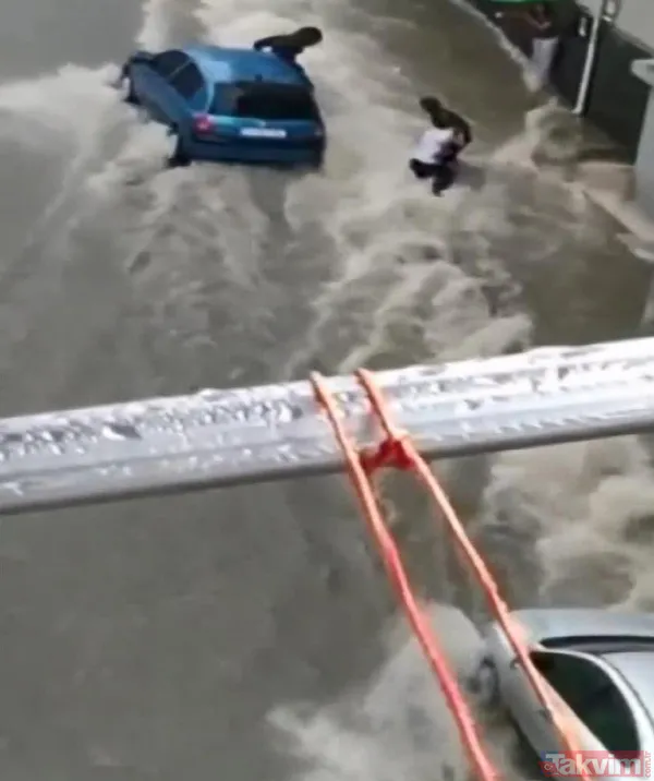 İstanbul'da yine aynı manzara! Yağmur yağdı Esenyurt yine sular altında! İBB ise piyasada yok! 2 kişi sele kapıldı - 18