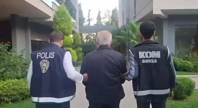 alihan-kuris-sorusturmasinda-4-dalga-operasyon-30-gozalti-karari-23-sirkete-kayyum-secimlere-mudahaleye-desifr-1789894351873.jpeg Alihan Kuriş soruşturmasında 4. dalga operasyon: 30 gözaltı kararı, 23 şirkete kayyum! Seçimlere müdahaleye deşifre-9