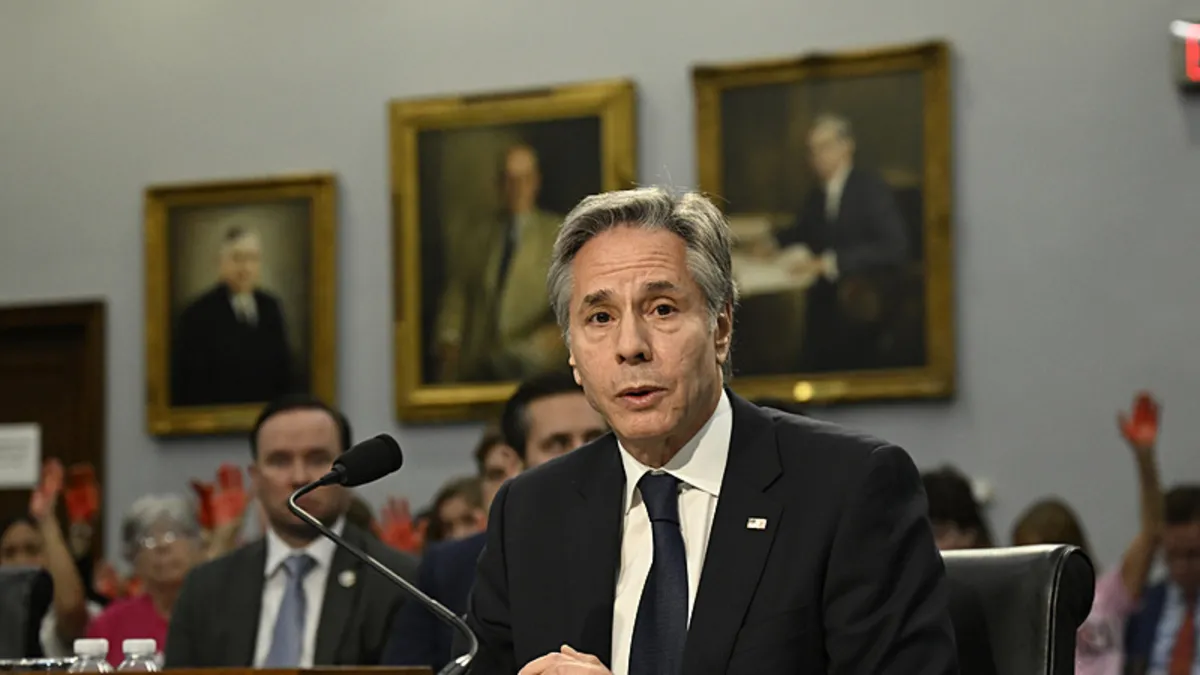 İZLE I ABD Dışişleri Bakanı Antony Blinken bu kez Temsilciler Meclisi’nde protesto edildi! "Tutuklamanız gerekiyor"