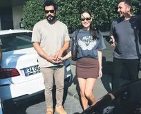 Burak Özçivit ve Fahriye Evcen Etiler’de görüntülendi