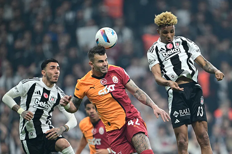 Galatasaray'da 11 ayrılık birden! Yıldızlar tek tek yolcu - 5