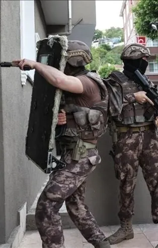 İstanbul'da DEAŞ'a baskın! 16 gözaltı